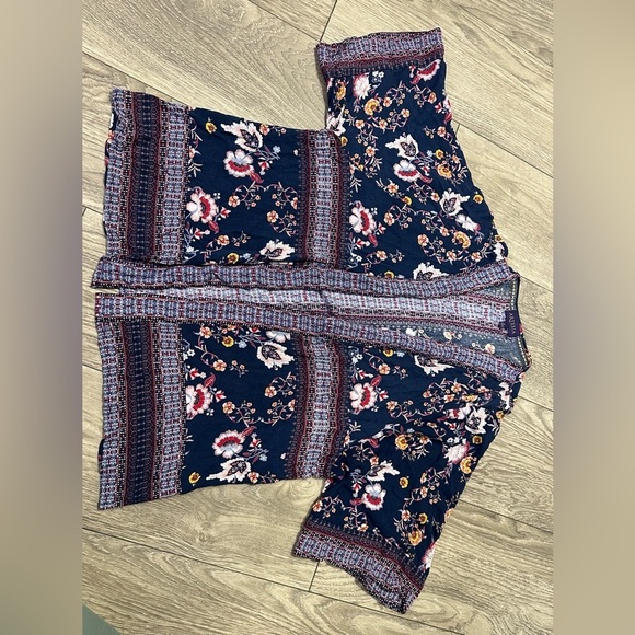 Artesia Vibrant Floral Kimono💜 - Picture 10 of 11